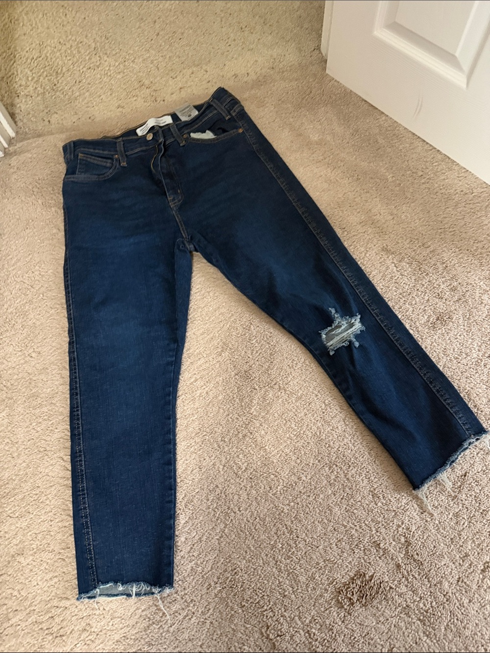Signature by Levi Strauss High-Rise Dark Blue Distressed Jeans